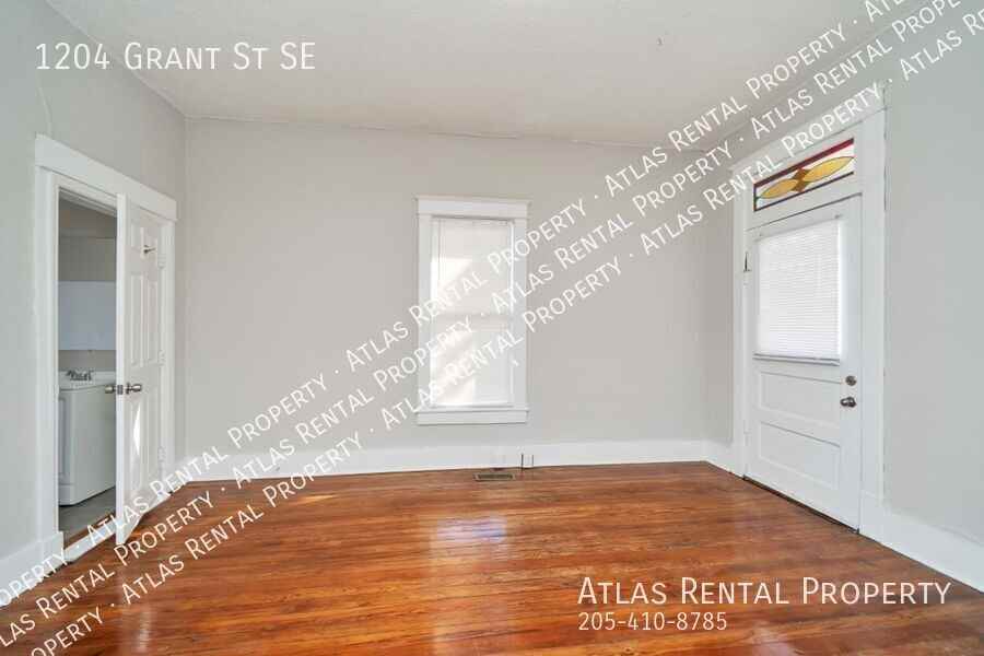 1204 Grant St Se - Photo 7 of 18