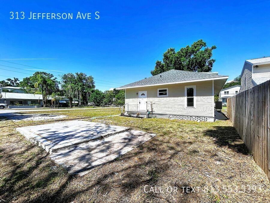 313 Jefferson Ave S - Photo 3 of 31