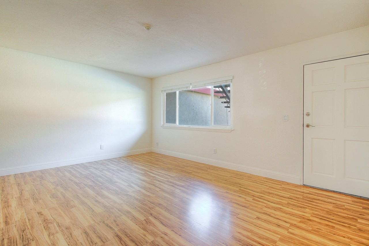 6221 Montecito Blvd #16 - Photo 7 of 20