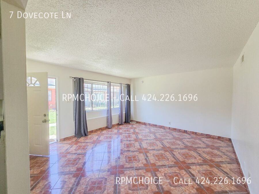 7 Dovecote Ln - Photo 3 of 28