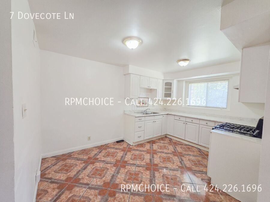 7 Dovecote Ln - Photo 6 of 28