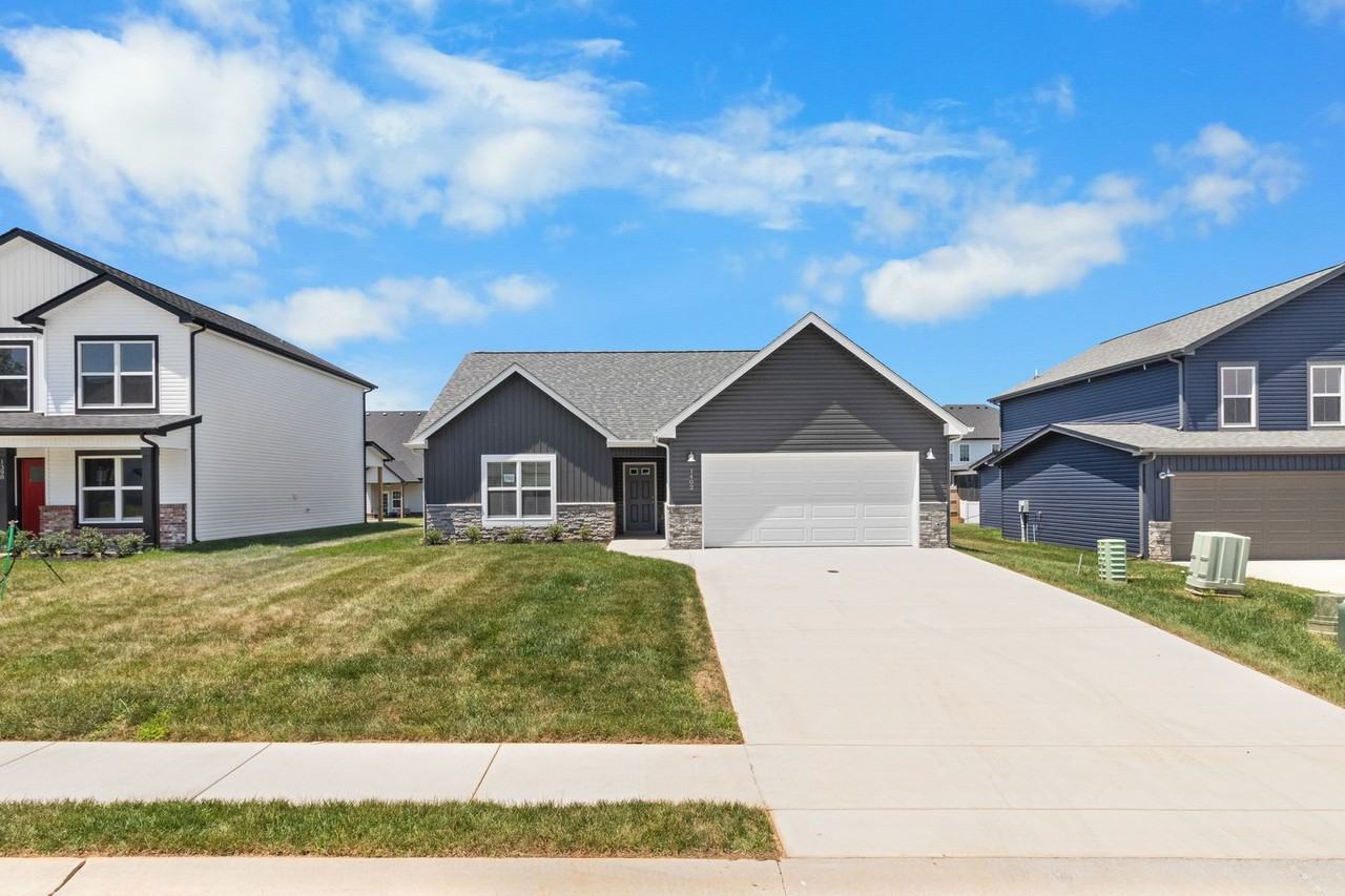 1402 Dan Brown Dr - Photo 2 of 35