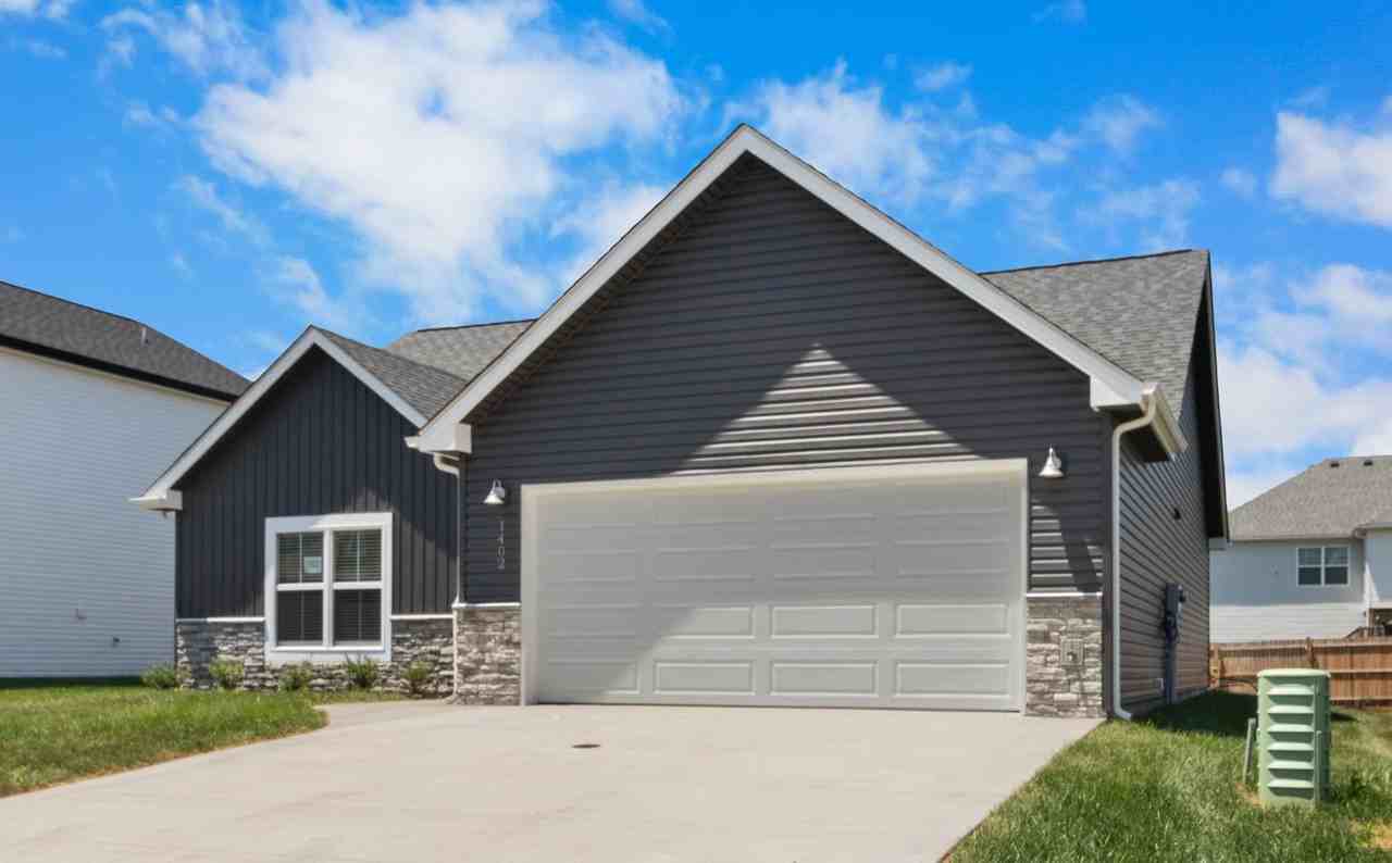 1402 Dan Brown Dr - Photo 5 of 35