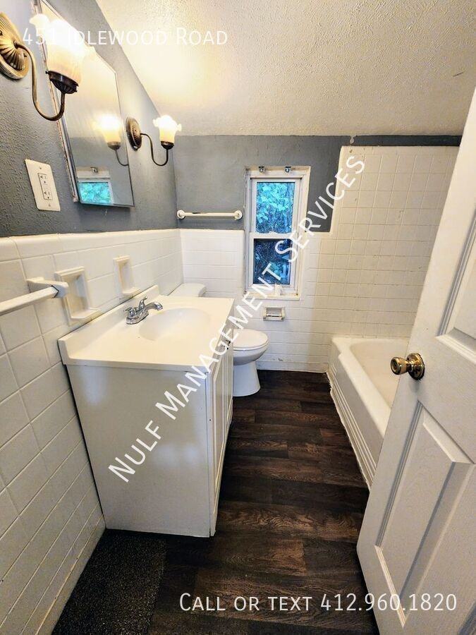 451 Idlewood Rd - Photo 4 of 9