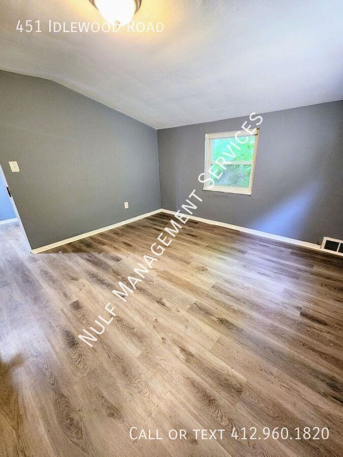 451 Idlewood Rd - Photo 5 of 9