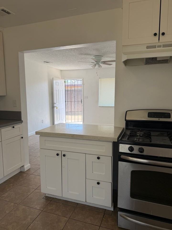 327 327 & 325 Dobrusky Dr - Photo 2 of 9