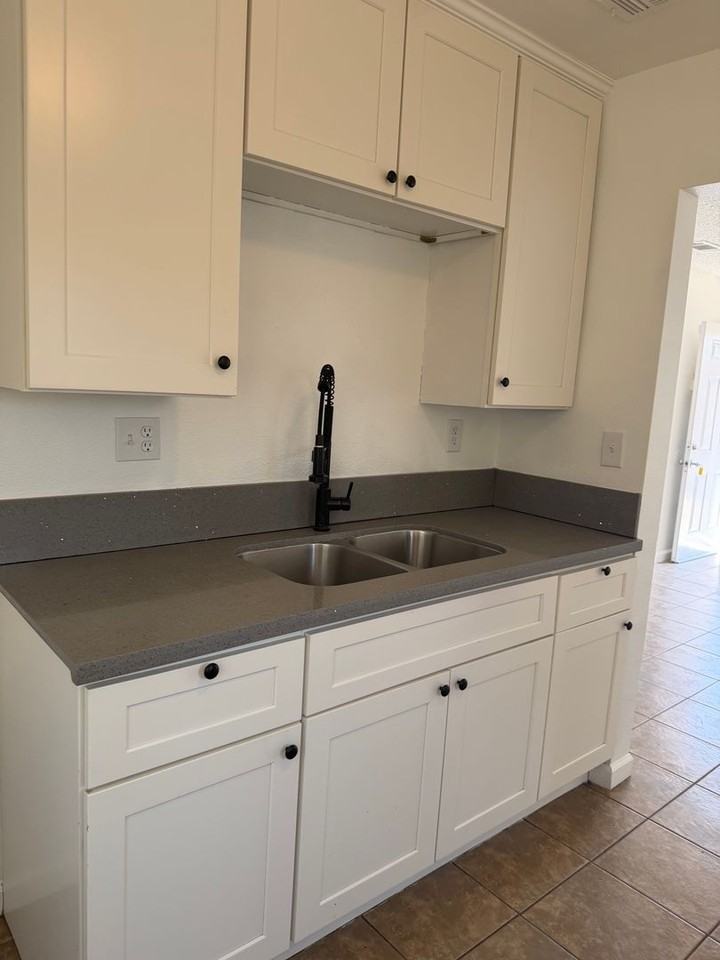 327 327 & 325 Dobrusky Dr - Photo 6 of 9