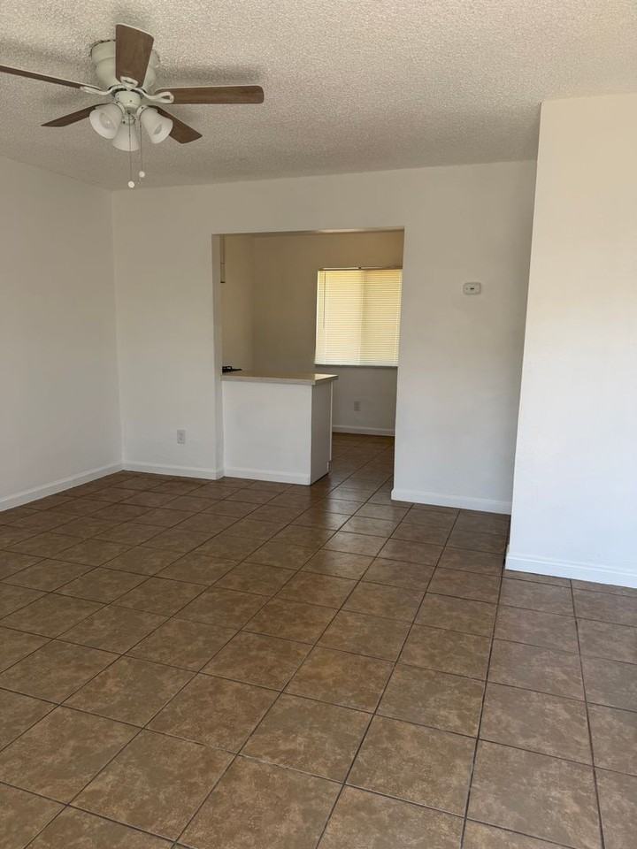 327 327 & 325 Dobrusky Dr - Photo 7 of 9