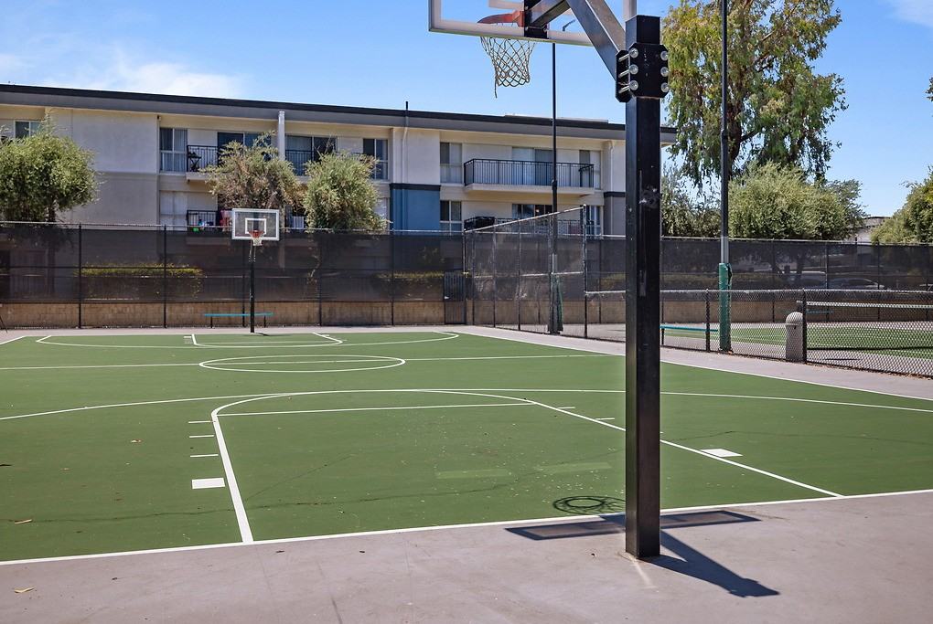 Avondale at Warner Center - Photo 6 of 39