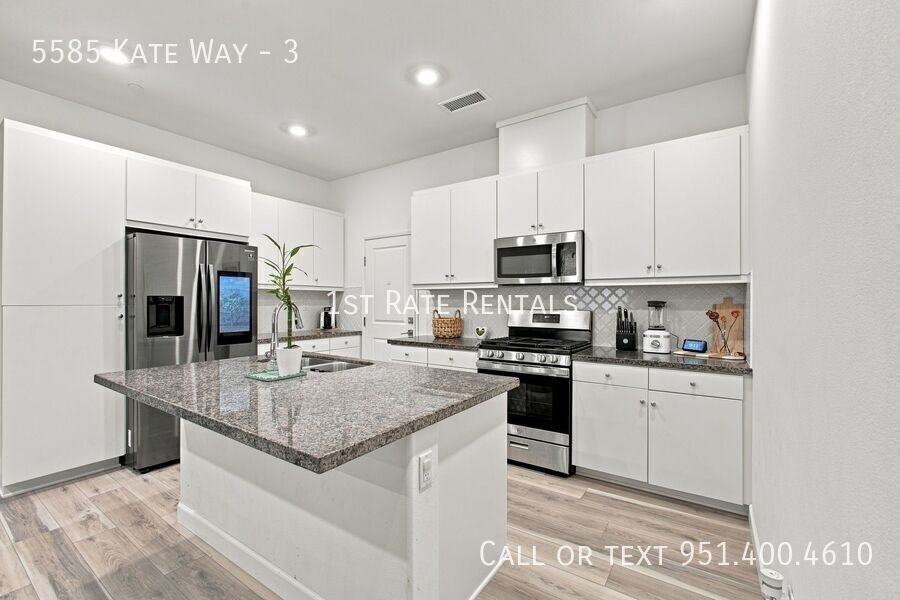 5585 Kate Way #3 - Photo 5 of 20