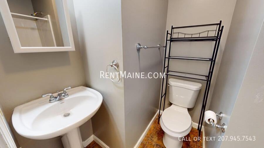 380 Hammond St #3 - Photo 7 of 9