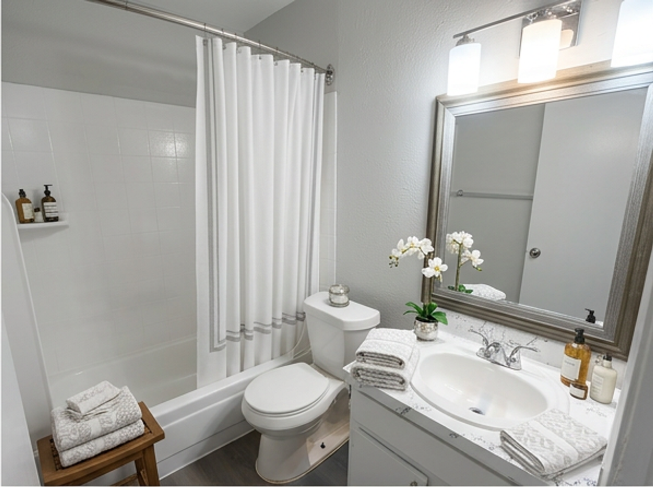 ALL BILLS PAID Apartment in the Heart of Grand Prairie - Photo 3 of 11