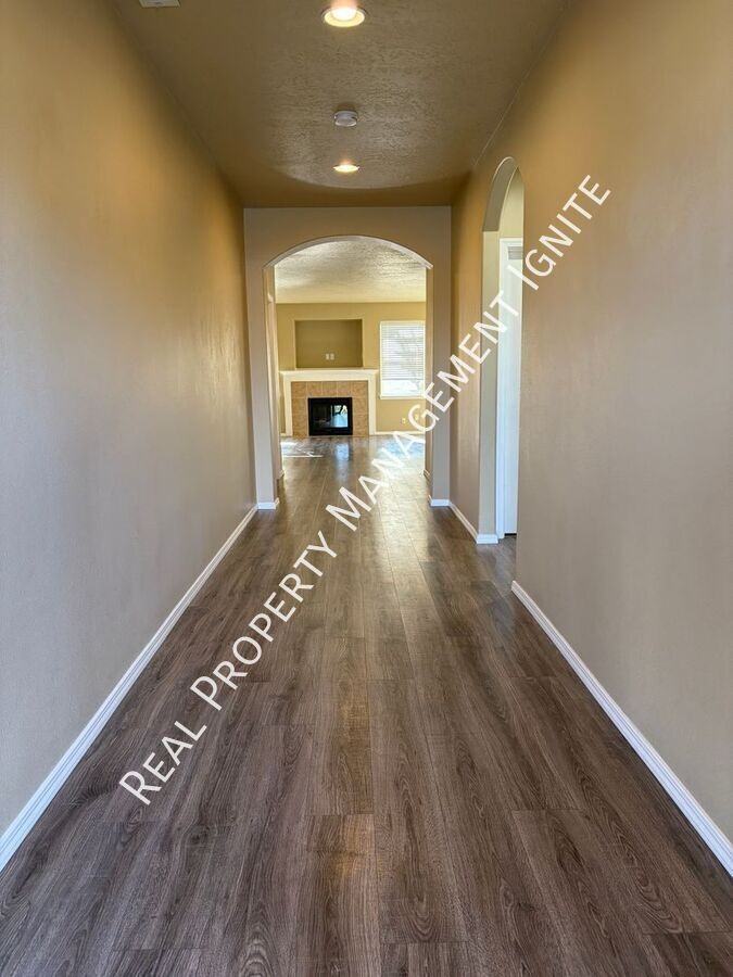 332 Sw Antler Ridge Ct - Photo 2 of 18