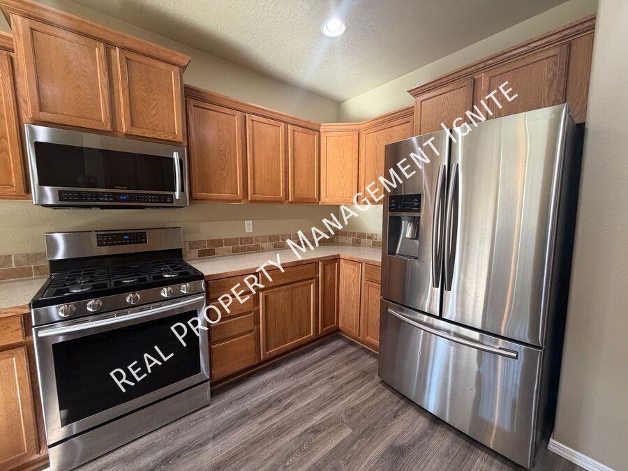 332 Sw Antler Ridge Ct - Photo 3 of 18
