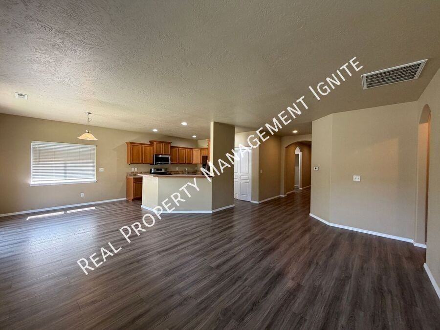 332 Sw Antler Ridge Ct - Photo 6 of 18