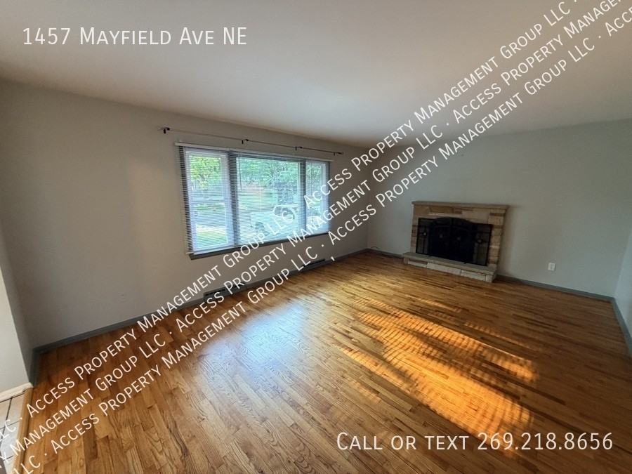 1457 Mayfield Ave Ne - Photo 5 of 40