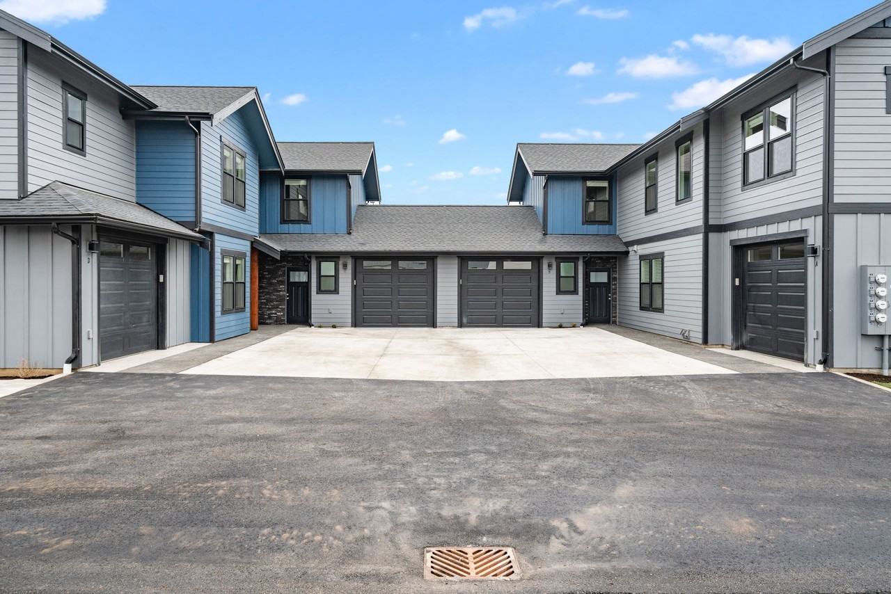 Apartments on Dejong Drive in Lynden - Photo 2 of 2