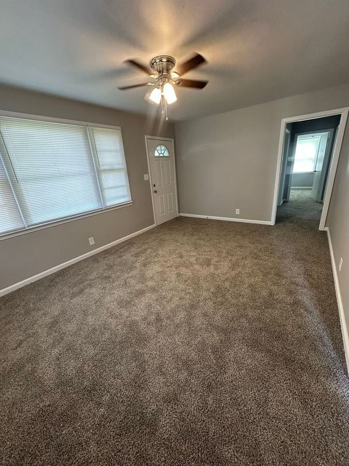 9 Welch St - Photo 2 of 16