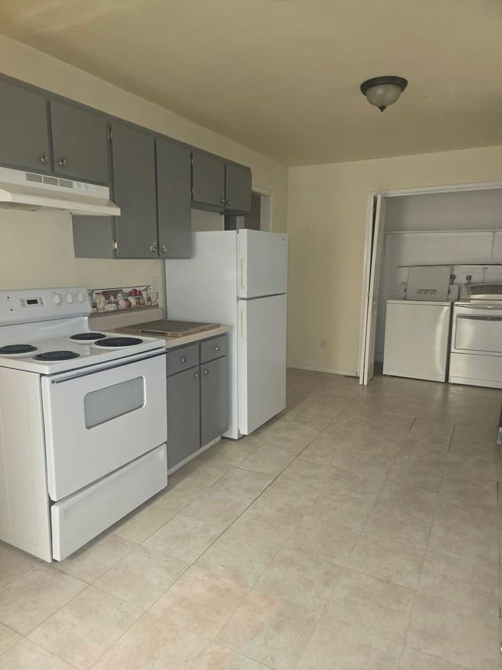 1821 Modoc St - Photo 3 of 7