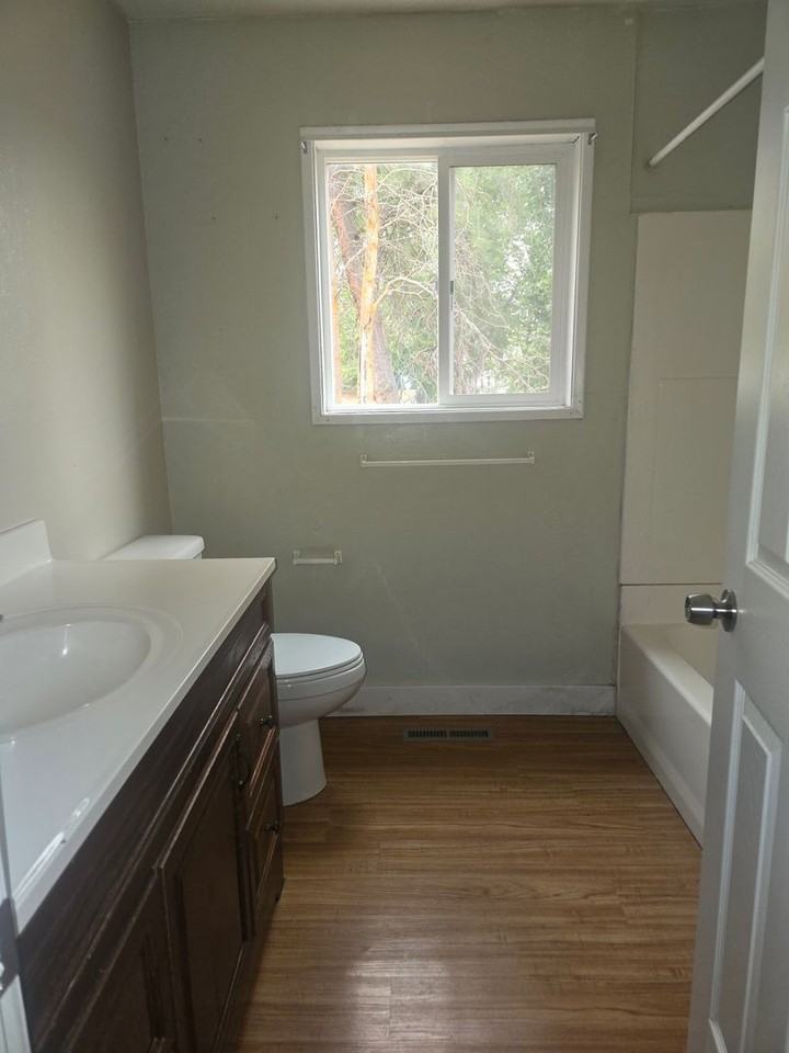 1821 Modoc St - Photo 4 of 7