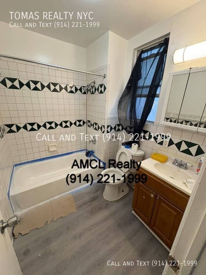 149 W 5th St - Photo 2 of 10