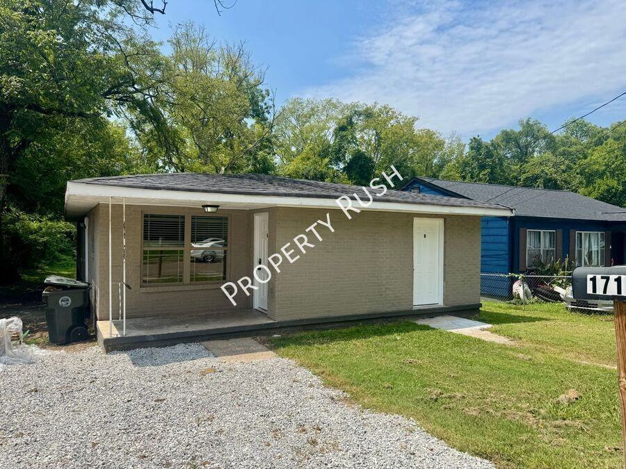 1718 Portland St #A - Photo 3 of 24