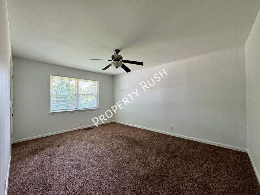 555 E Garden Farm Rd #B - Photo 5 of 18
