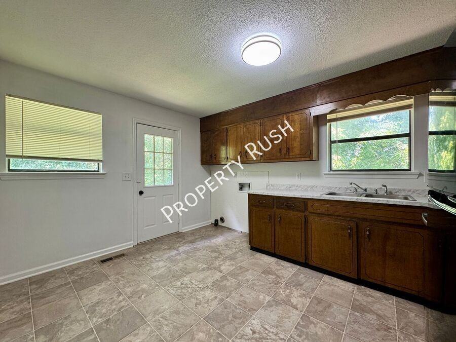 555 E Garden Farm Rd #B - Photo 7 of 18