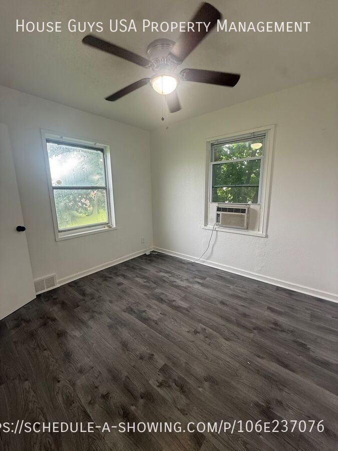 9525 Charlotte St - Photo 5 of 8