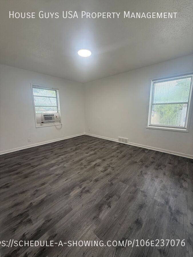 9525 Charlotte St - Photo 7 of 8