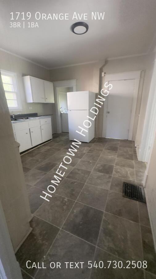 1719 Orange Ave Nw - Photo 4 of 11