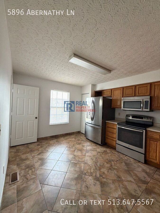 5896 Abernathy Ln - Photo 5 of 22