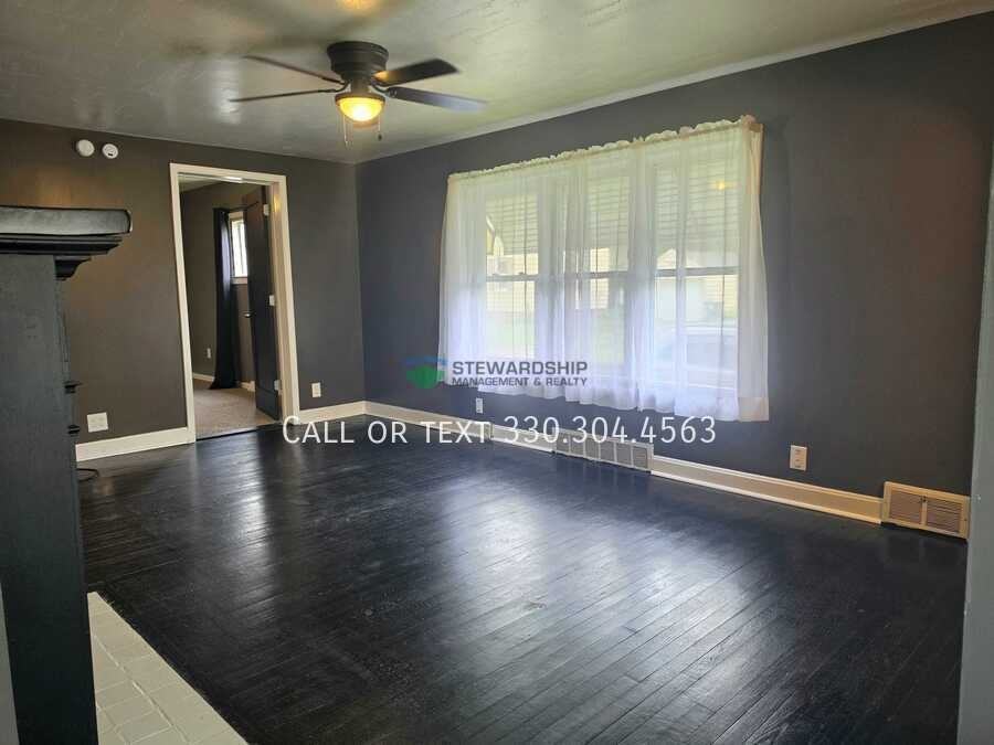 2119 Maple Ave Ne - Photo 7 of 32