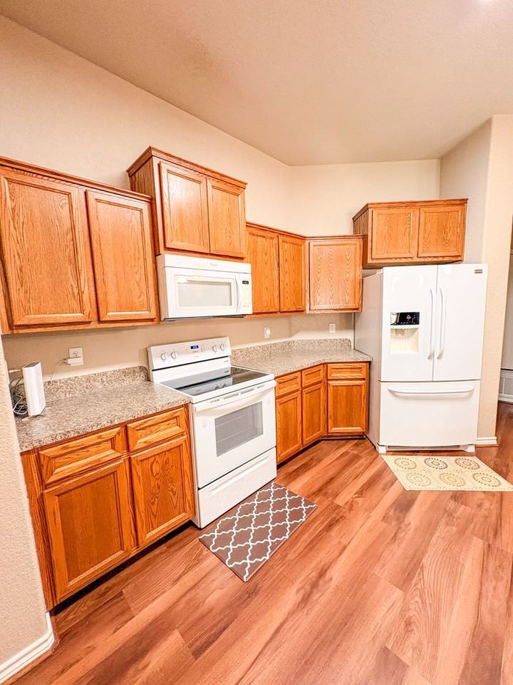 2907 Montague County Dr - Photo 5 of 25