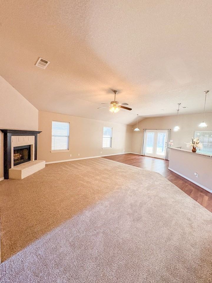 2907 Montague County Dr - Photo 7 of 25