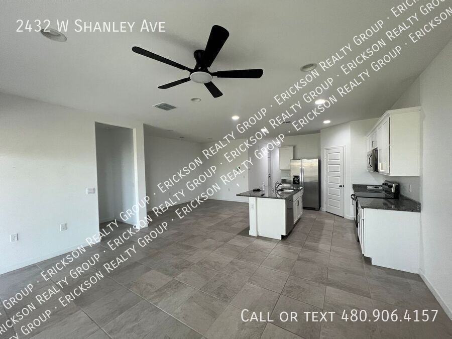 2432 W Shanley Ave - Photo 3 of 27