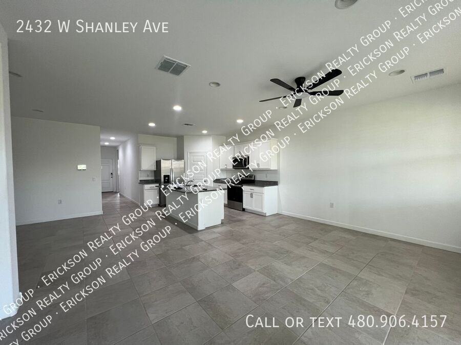 2432 W Shanley Ave - Photo 4 of 27