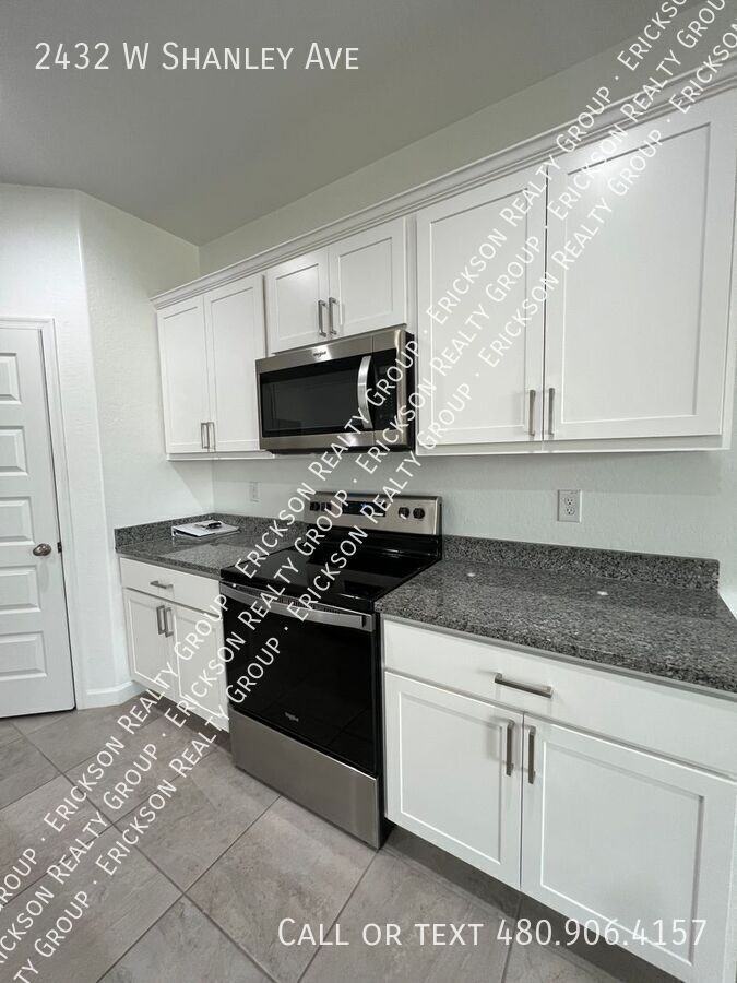 2432 W Shanley Ave - Photo 5 of 27