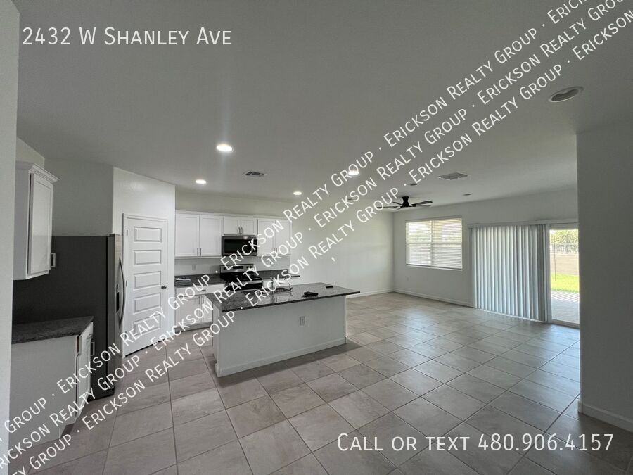 2432 W Shanley Ave - Photo 6 of 27