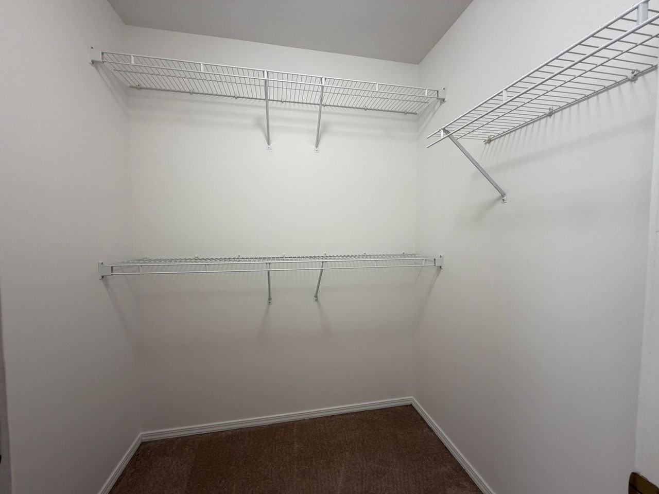 822 Monmouth Ave S - Photo 7 of 9