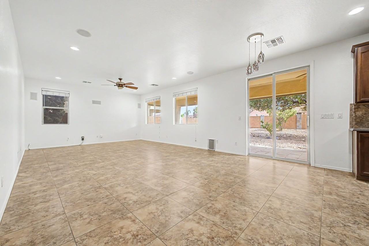 4947 E Odessa Dr - Photo 6 of 23