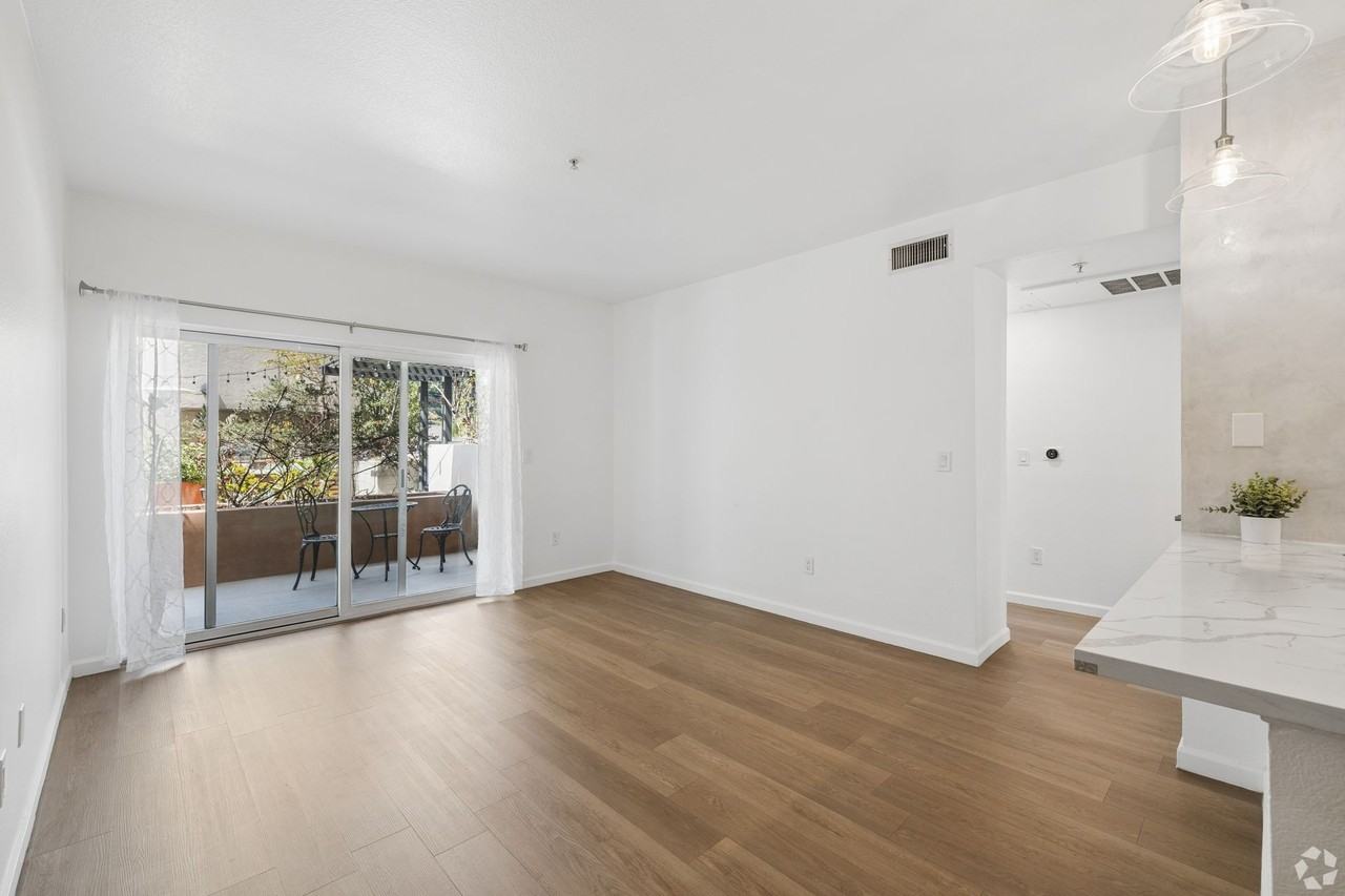 3400 Cahuenga Blvd Los Angeles, CA 90068 - Photo 2 of 12