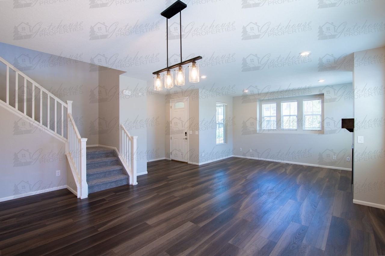 10294 E 59th Ave - Photo 4 of 25