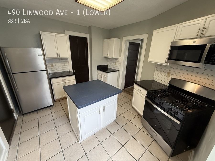 490 Linwood Ave #1LOWER - Photo 2 of 10
