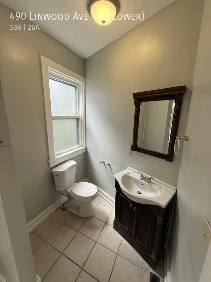 490 Linwood Ave #1LOWER - Photo 7 of 10