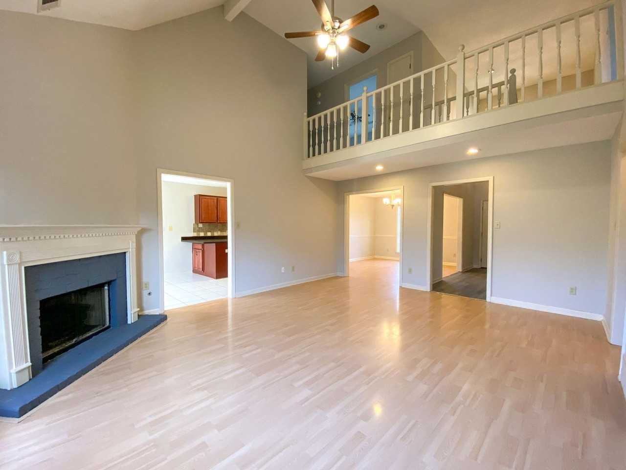 8294 Floral Spring Dr - Photo 3 of 30