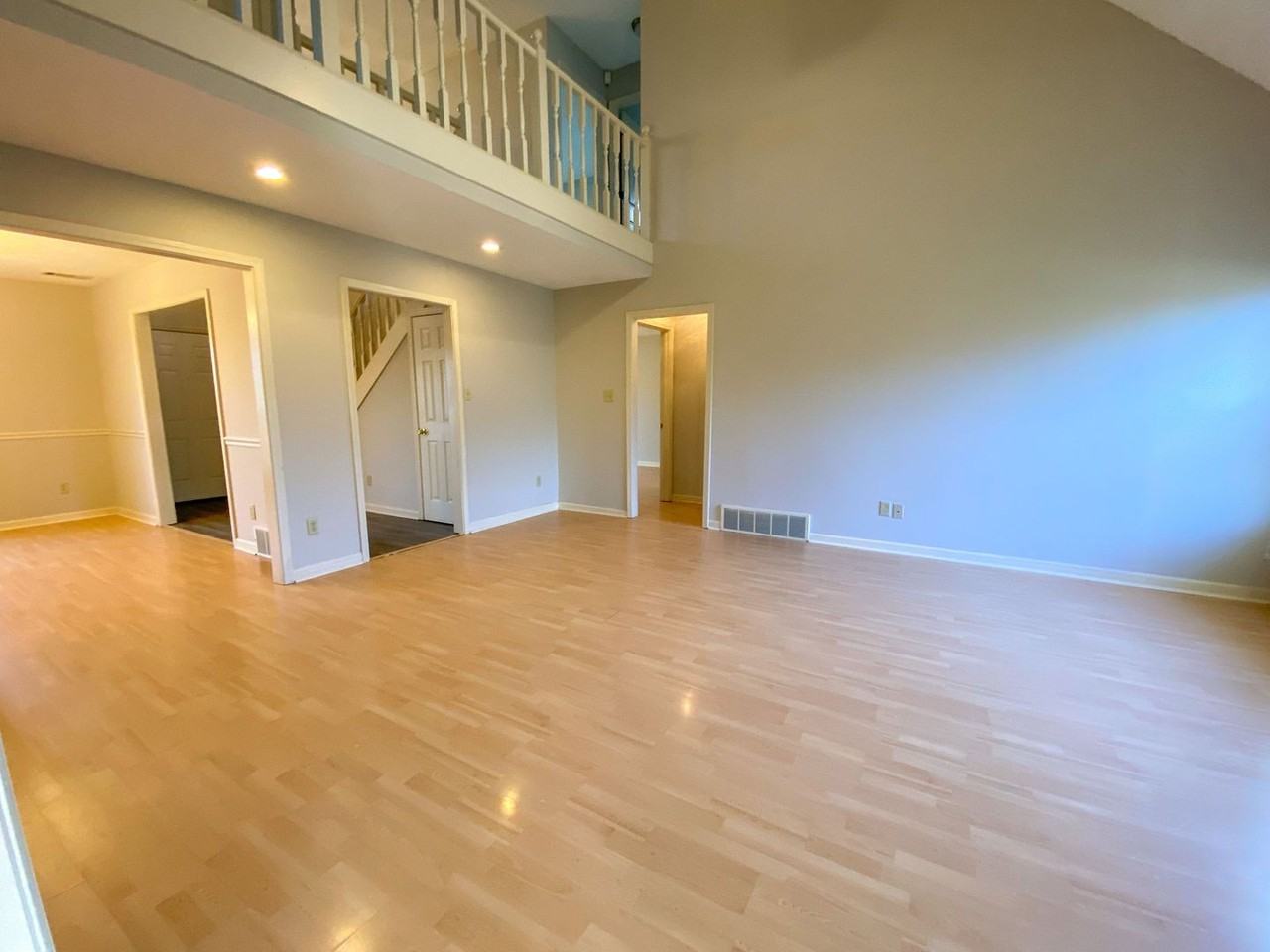 8294 Floral Spring Dr - Photo 7 of 30