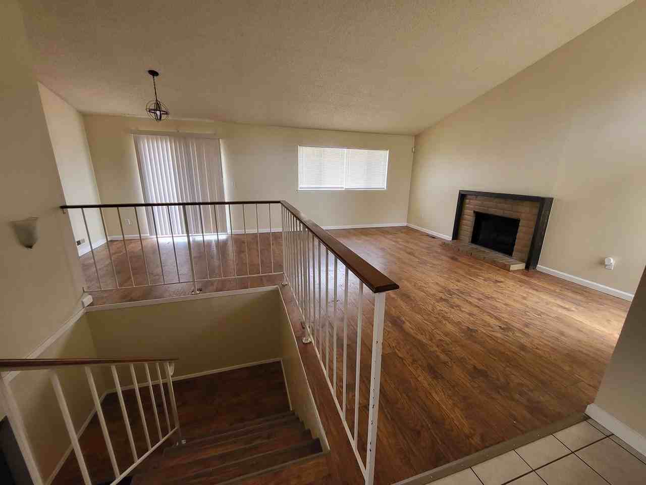 5215 Bayview Ave - Photo 4 of 20