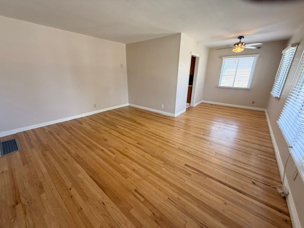 6008 Greenmeadow Rd - Photo 3 of 26