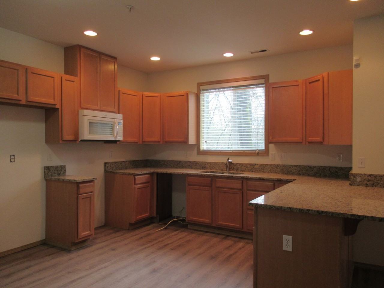 10707 Se 170th St - Photo 3 of 16